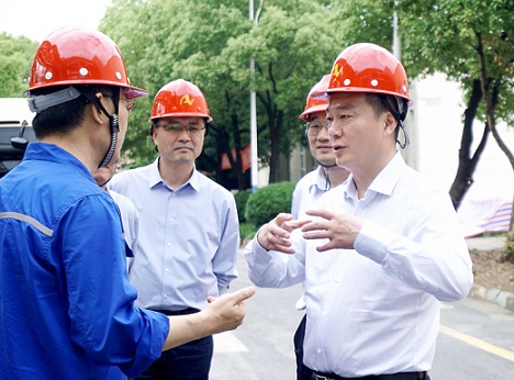 孔濤來安納達調研重點項目建設